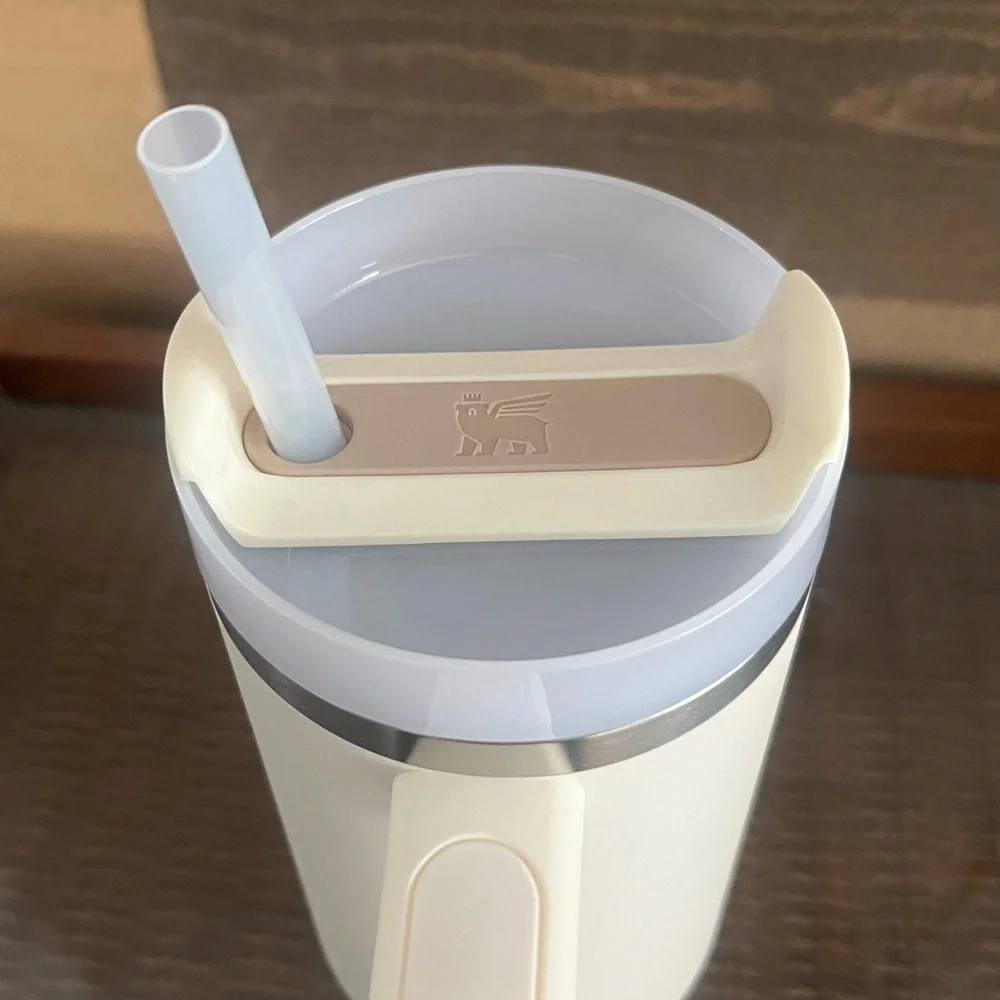 Stanley Cream Flowstate Quencher H2.0 Tumbler 30oz - Picture 7 of 7